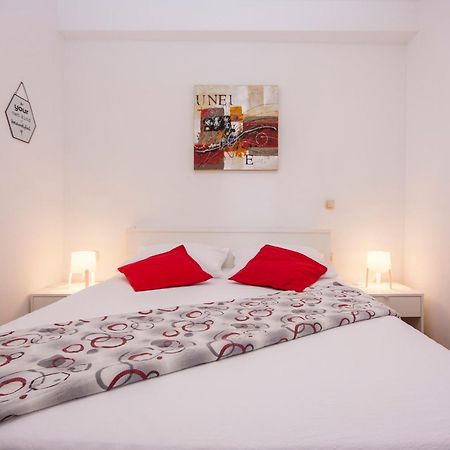 Apartments Alisa 브로다리카 외부 사진