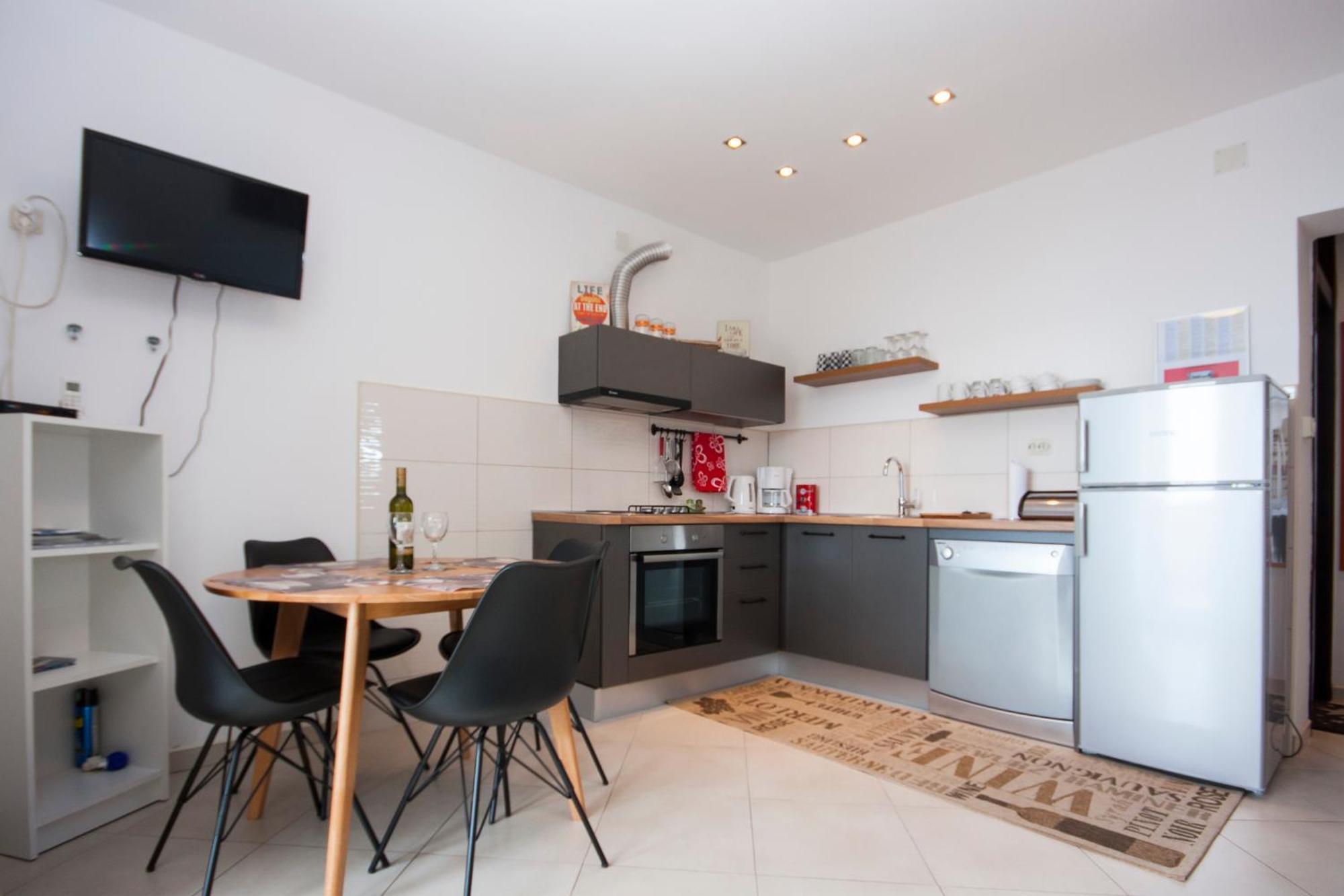 Apartments Alisa 브로다리카 외부 사진